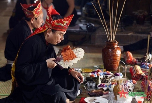 Tập quán xã hội và tín ngưỡng Mo Mường được công nhận là Di sản văn hóa phi vật thể quốc gia